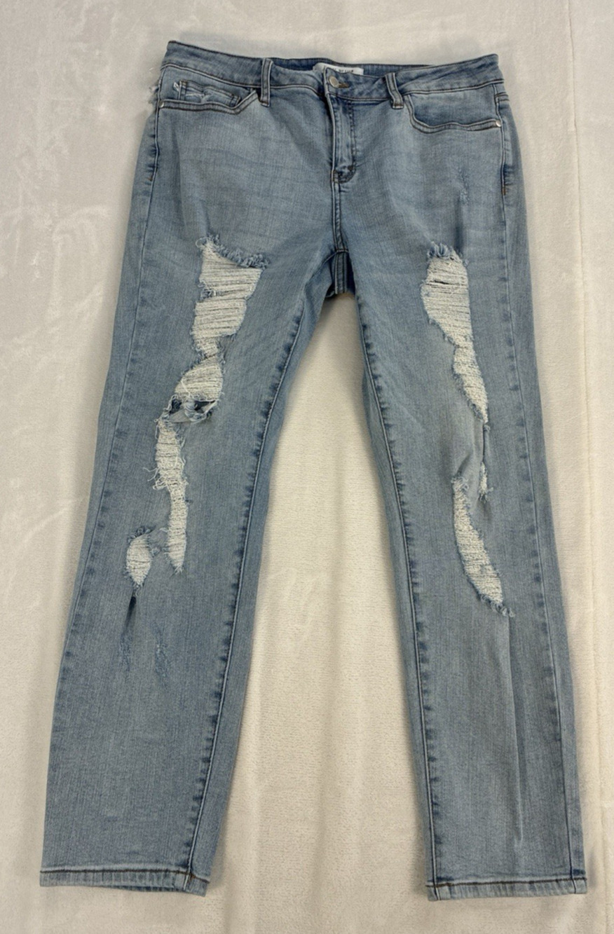 Judy Blue Boyfriend Fit Jeans Women Size 13/31 Light Wash Stretchy Denim Charity